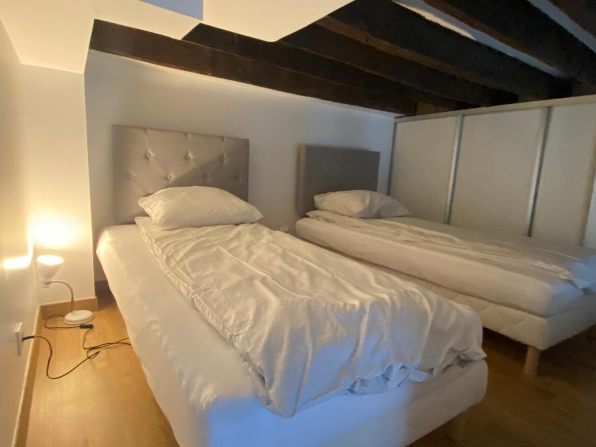 Studio Duplex Avec Spa Et Cour Privee Bonnelles Exterior foto